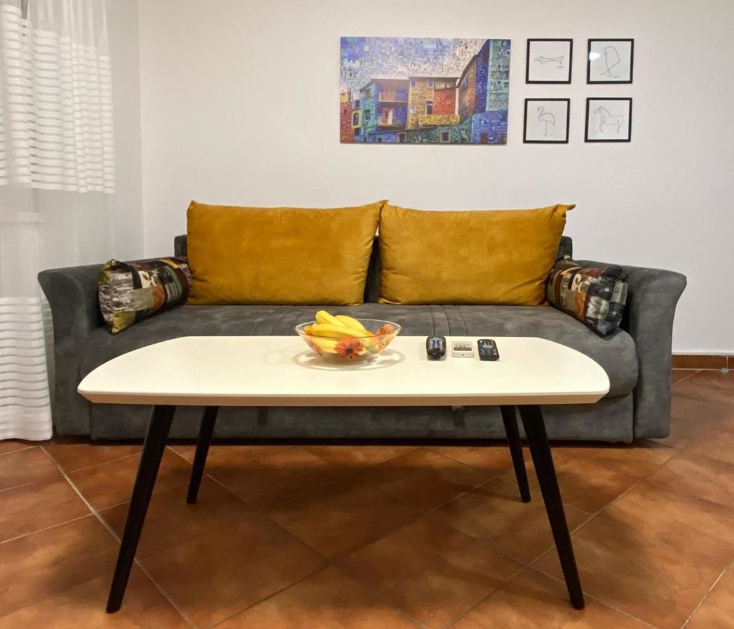 Апартаменты Family Beachfront Apartment Петровац