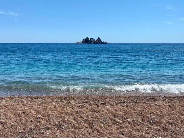 Апартаменты Family Beachfront Apartment Петровац-20